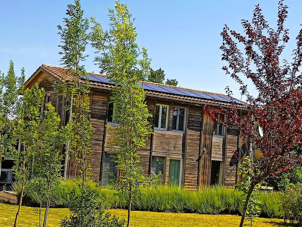Architecture en bois inspirée des séchoirs à tabac du Lot-et-Garonne